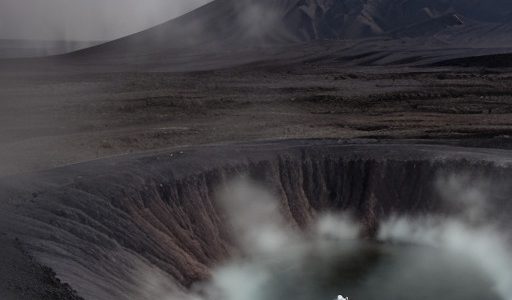 Misteri Gunung Berapi: Pandangan Vulkanologi ke Pertimbangan Hidrothermal di Atas Bumi